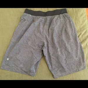 Lululemon T.H.E. Short - Medium - gray - EUC